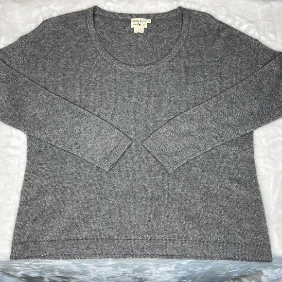 Emma & Ivy Women's Gray Metallic 100% Cashmere Pull Over Sweater Size L - Picture 3 of 10